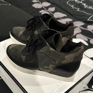 Blondo Camouflage Women's Sneakers